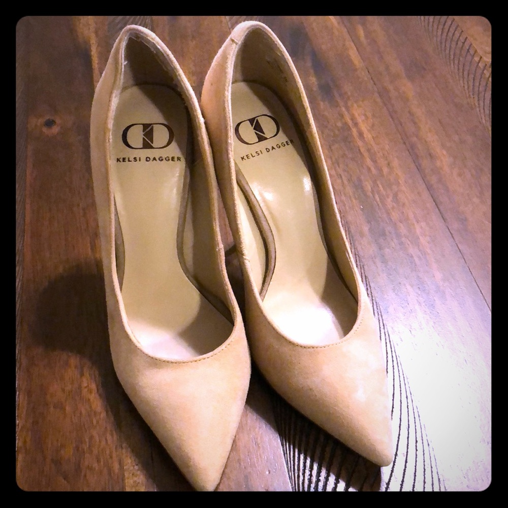 Kelsi Dagger Karmine chic suede pointed toe pumps